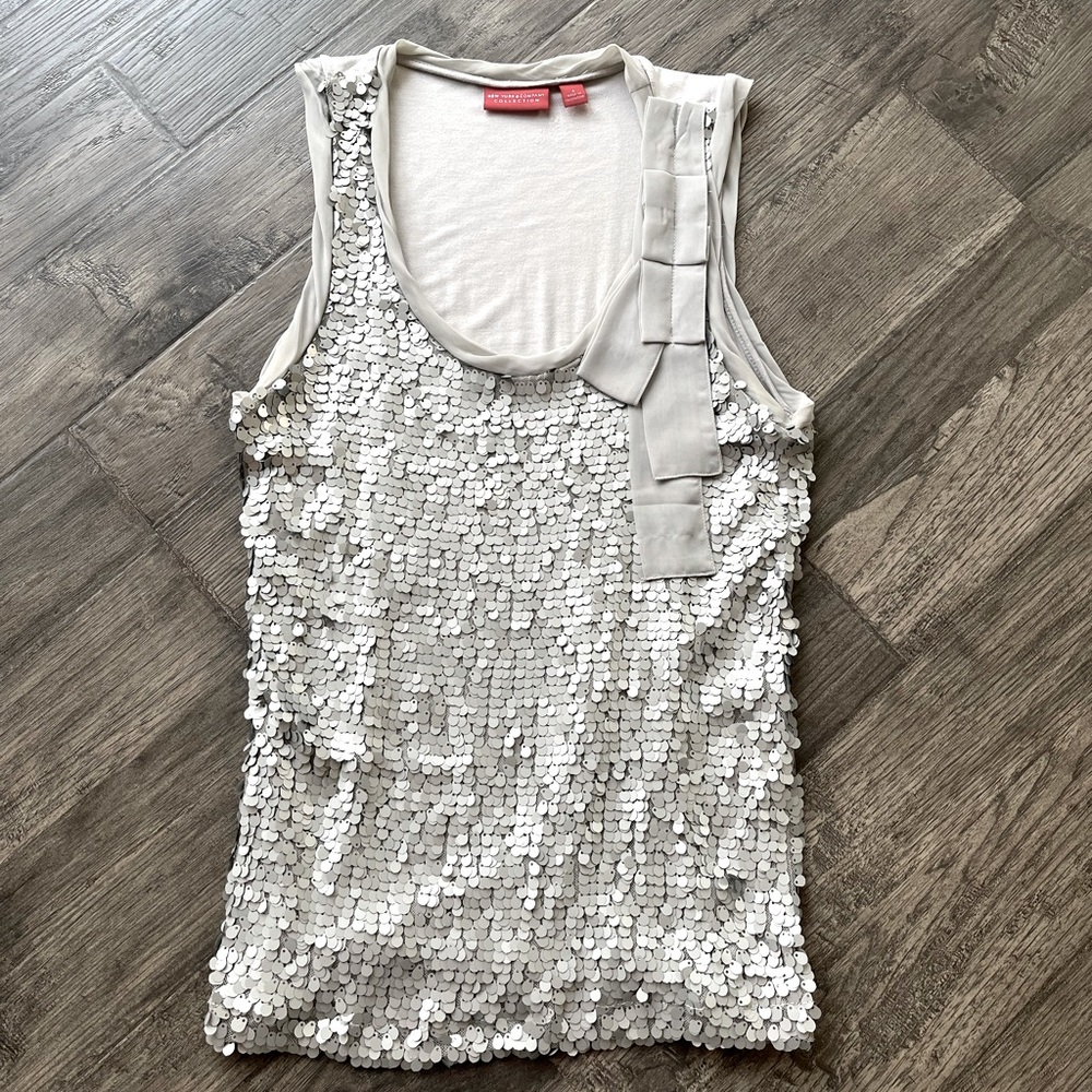 New York & Co Light Gray Sequin Top Size Small